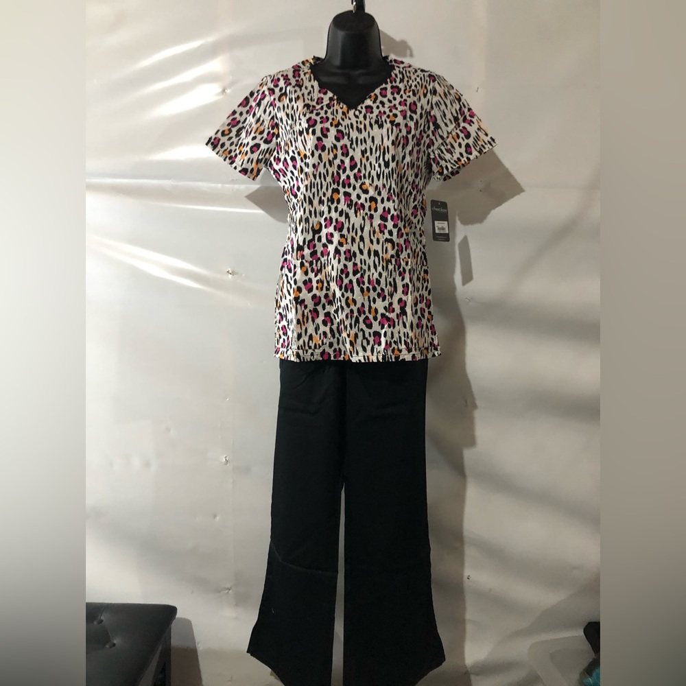 Cherokee Scrubs Runway Top & Flare Petite Length Pants Size Small